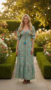 Robe en soie bleue smockée