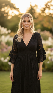 Robe en dentelle noire vaporeuse