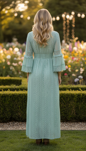 Robe en dentelle sauge