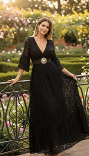 Robe en dentelle noire vaporeuse