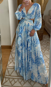 Robe longue romantique en soie bleue