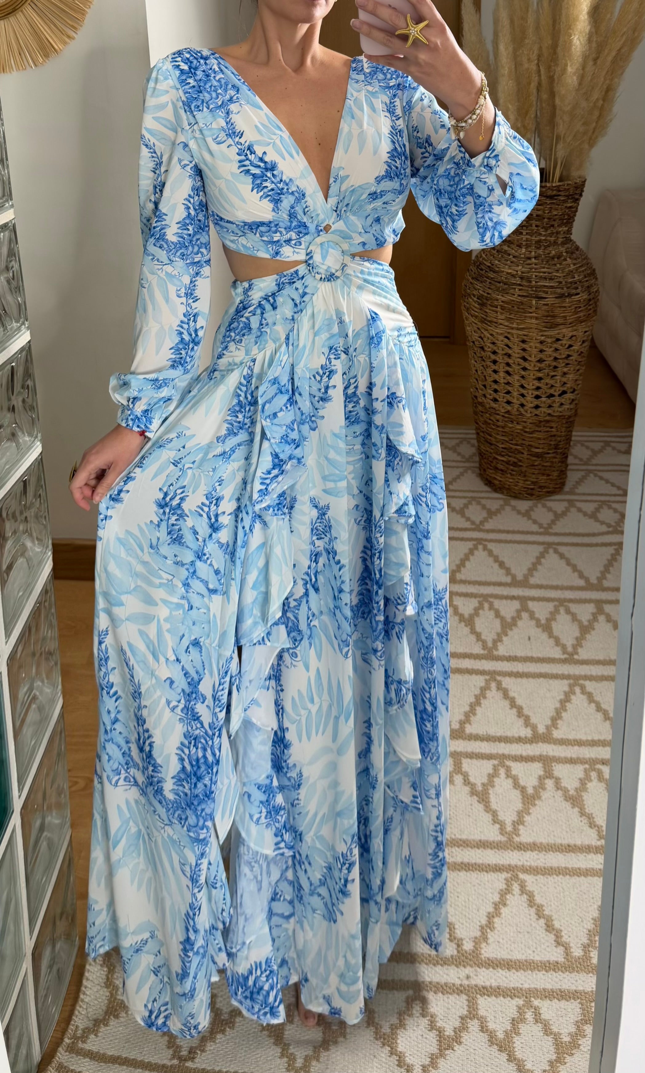 Robe longue romantique en soie bleue