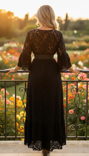 Robe en dentelle noire vaporeuse