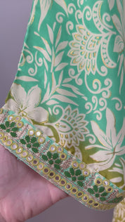 Golden Aura grünes Seidenkleid